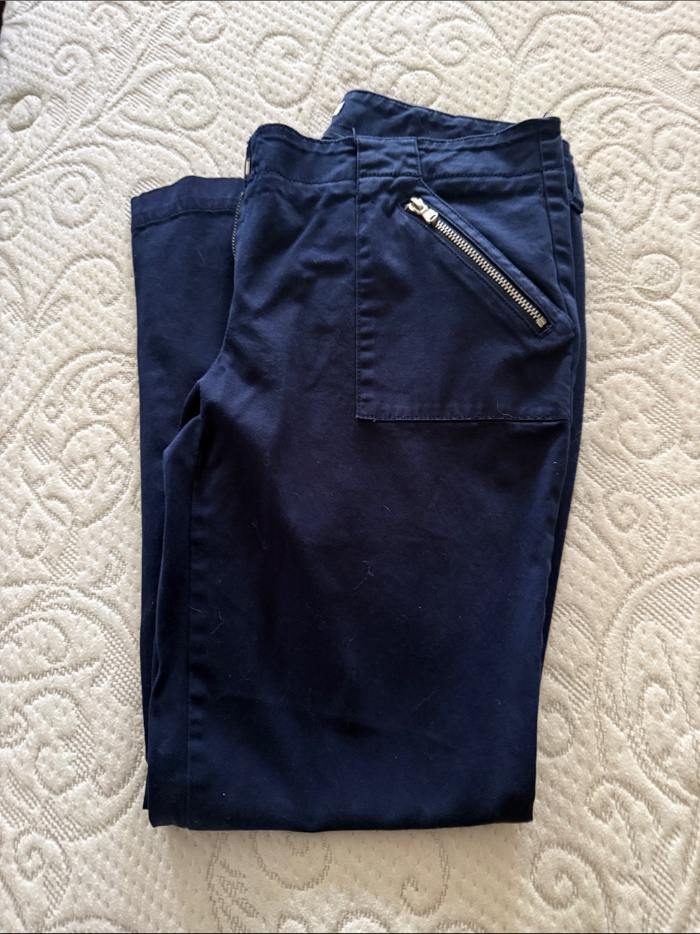 Womenโs Navy Zipper Pocket Pants